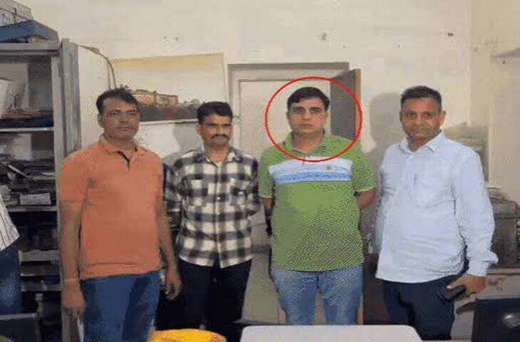 जयपुर कलेक्ट्रेट में रिश्वत का खेल: SDM ईस्ट के PA मुकेश कुमार पर ACB की FIR, ट्रैवल फर्म के बिल पास कराने के लिए मांगा था 2.04 लाख कमीशन