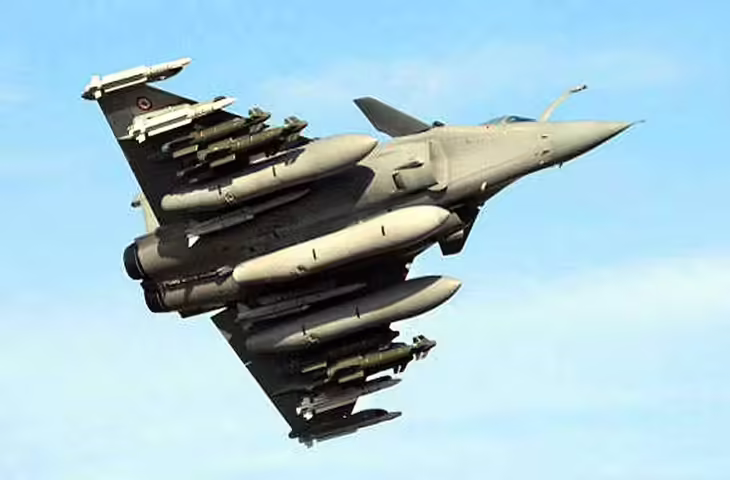 Pakistan-China Defense Deal: राफेल के मुकाबले की तैयारी में लगा पाकिस्तान, लेकिन पैसों की कमी से अटक गए J-10C लड़ाकू विमान