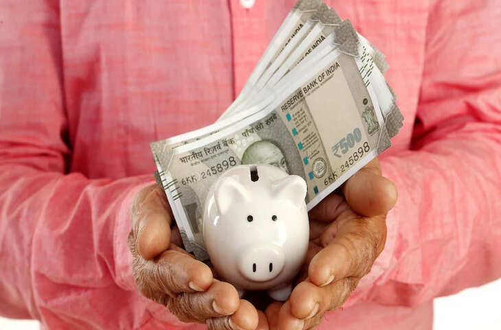 Government Scheme: ₹50,000 महीने की पेंशन और 4 करोड़ रुपये तक का फंड! रिटायरमेंट के बाद मोटी कमाई का मौका दे रही ये सरकारी योजना