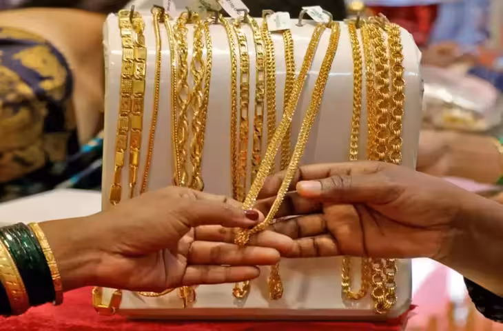 Gold-Silver Rate Today: नाग पंचमी पर कितना महंगा हुआ सोना? 17 अगस्त को जानें सोने-चांदी का ताजा भाव