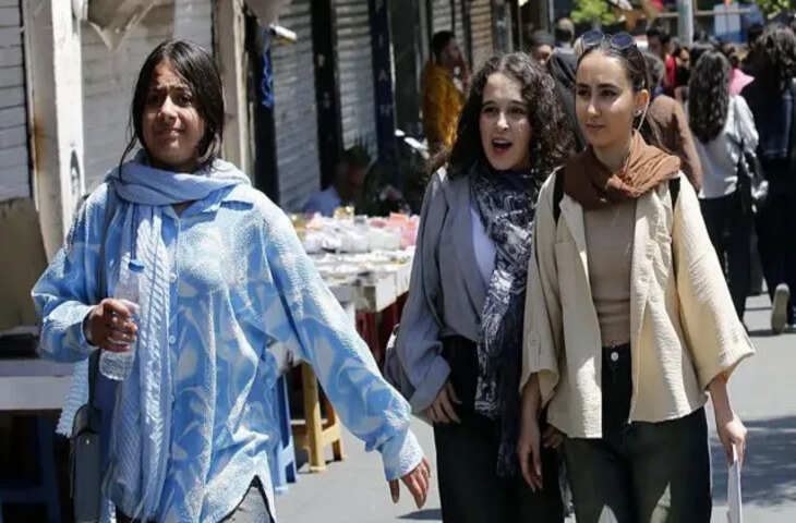 दो तस्वीरें, दो मौके... लेकिन संदेश एक, &lsquo;स्ट्रीट फाइटर&rsquo; ममता की वही पुरानी राजनीतिक छवि