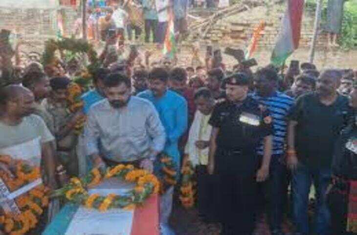 समस्तीपुर में शहीद जवान उमेश कुमार का पार्थिव शरीर पहुंचा गांव, तीन दिन से इंतजार में बैठे थे लोग