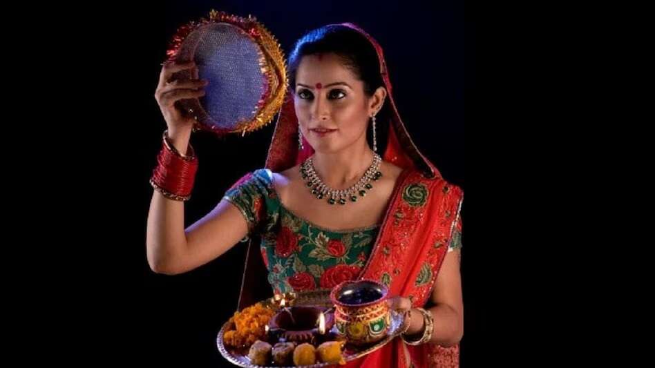 Karwa chauth 2024 date shubh muhurta and importance