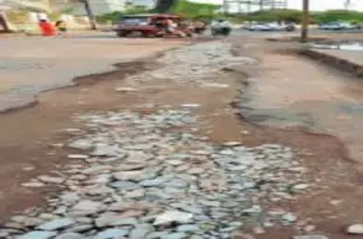 Dharamshala स्मार्ट सिटी का सच… शहर में सड़क खोदी और भूल गए