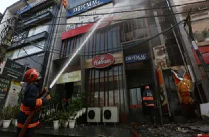धुएं और लपटों के बीच फंसी जिंदगियां: कुर्ला की 13 मंजिला बिल्डिंग की डक्ट में आग, 3 बच्चों समेत 9 घायल