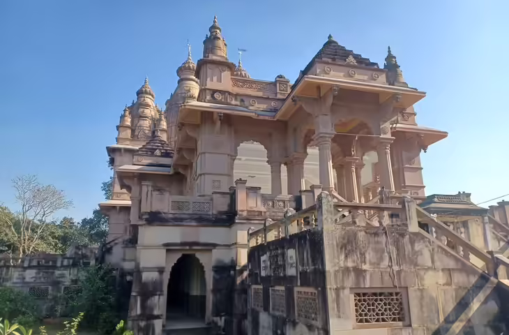 Naulakha Temple: छेनी-हथौड़े से तराशा गया यह चमत्कारी मंदिर, रानी के दर्द और भक्ति का बना प्रतीक, जानें पूरी कहानी