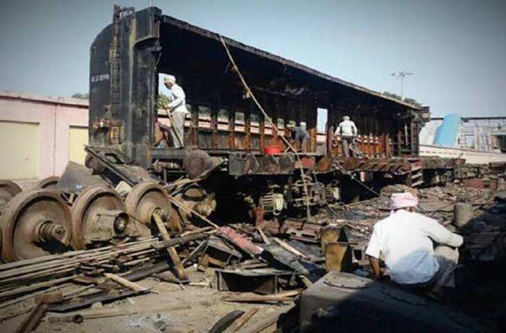 रेलवे का बड़ा 'कबाड़ से जुगाड़': 1049 मीट्रिक टन स्क्रैप बेचकर बटोरे करोड़ों रुपये, आप भी ऐसे कमाएं मुनाफा