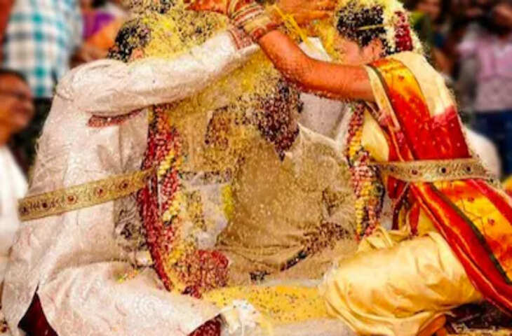 शादी में मेहमानों के लिए अनोखी VIP सुविधा, फ्री में मिली हेयरकट, इस्त्री और शू पॉलिश, वीडियो देख यूजर्स हैरान&nbsp;