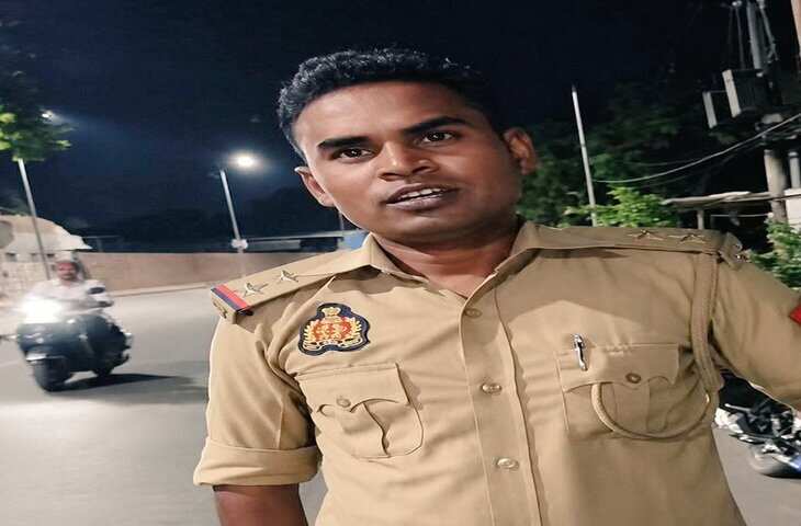 बिना हेलमेट युवक का ₹6000 का चालान, फिर पुलिसकर्मी से पूछा- &lsquo;आपने हेलमेट क्यों नहीं पहना?&rsquo; VIDEO वायरल