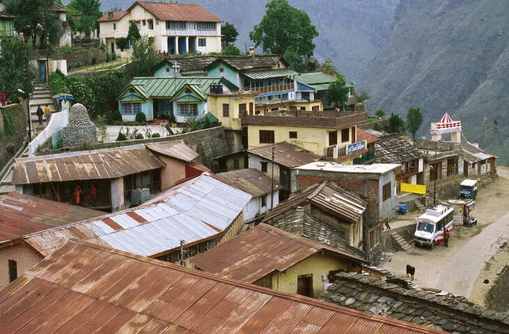 उत्तराखंड में हर जिले में दो टूरिज्म विलेज विकसित होंगे, पर्यटन सचिव ने दिए आदेश