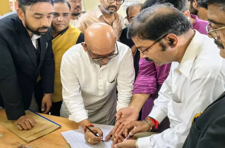 अयोध्या के मछली भोज विवाद में अब कानूनी जंग, सीएम योगी के खिलाफ मानहानि केस की तैयारी में अजय राय
