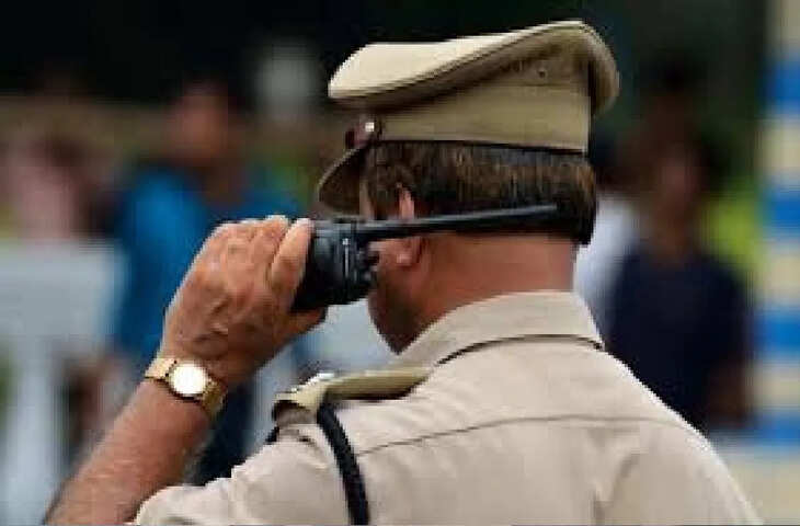 फोन पर तीन तलाक से परेशान यूपी की महिला ने की आत्महत्या, दहेज की शिकायत को नजरअंदाज करने पर पुलिसकर्मी निलंबित