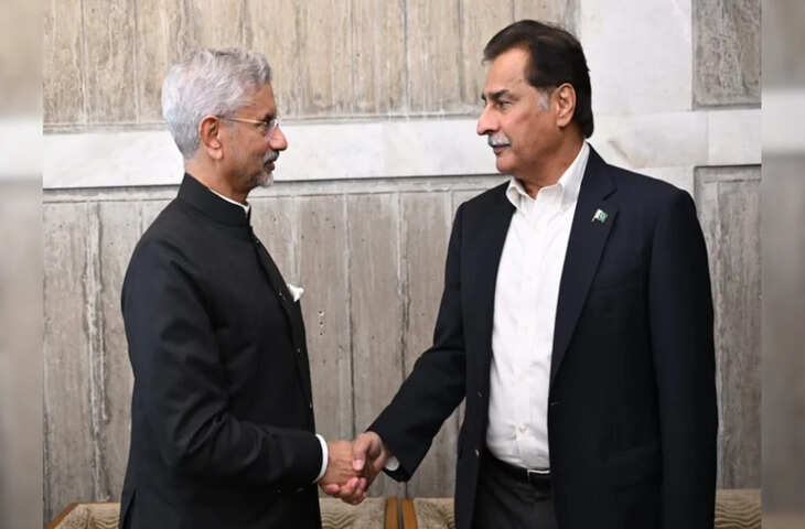 &lsquo;मैं नहीं, वो मिलने आए थे&hellip;&rsquo; हैंडशेक मामले में इतराने वाले PAK को जयशंकर ने दिखाया आइना, एक&nbsp;बयान से दिखाई औकात&nbsp;