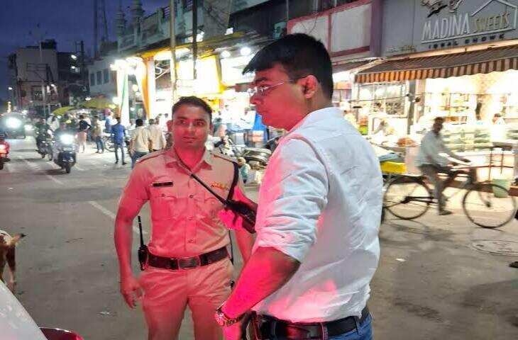 बुरहानपुर में त्योहारों से पहले SP का औचक निरीक्षण, CCTV निगरानी बढ़ाने के निर्देश; जुलूस और कांवड़ यात्रा को लेकर अलर्ट
