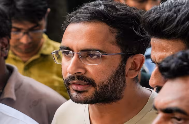 इंटरव्यू के दौरान आशुतोष रांका पर बिल्ली का हमला, हाथ से निकला खून; दर्द से कराहते नजर आए