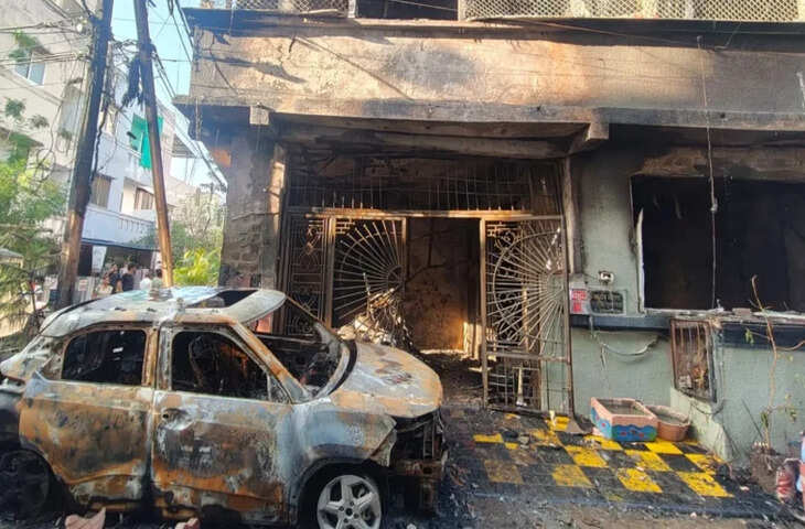 पार्किंग में EV कार चार्जिंग से कैसे फैली आग ? इंदौर अग्निकांड की इनसाइड स्टोरी, 8 लोगों की जिन्दा जलकर मौत&nbsp;