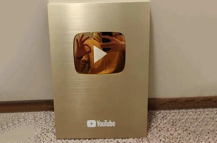 1 लाख व्यूज पर YouTube क्रिएटर्स कितनी कमाई करते हैं और कब मिलता है गोल्डन बटन? यहाँ पढ़े पोरी जानकारी&nbsp;