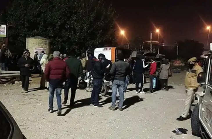 Sikar में आगे चल रहे ट्रक से असंतुलित होकर टकराई लोक परिवहन बस, पिलानी जा रही 21 सवारी घायल 