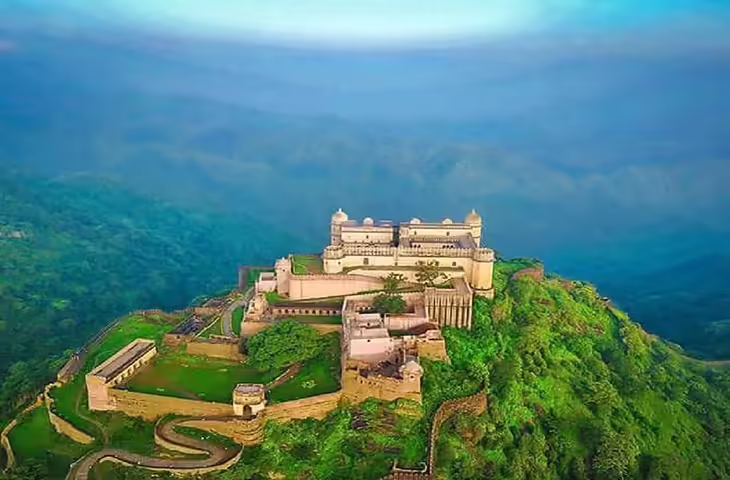 दुनिया की दूसरी सबसे लंबी दीवार से अजेय इतिहास तक, वीडियो में जाने कुम्भलगढ़ किले के रोचक तथ्य जो आपको यहां घूमने पर कर देंगे मजबूर&nbsp;