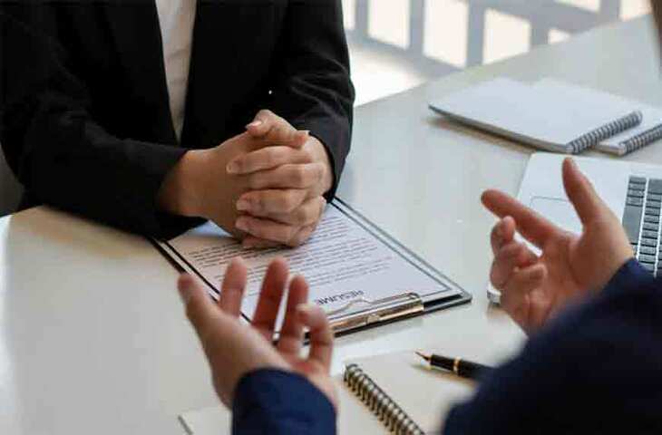 इंटरव्यू में उम्र पूछना पड़ा भारी: महिला कर्मचारी की शिकायत, कंपनी को देना पड़ा मुआवजा