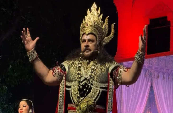 Ramleela 2026: रामलीला में रावण बनकर छाए शाहबाज खान, शाही लुक और दमदार आवाज ने जीता दर्शकों का दिल, वायरल हुआ वीडियो