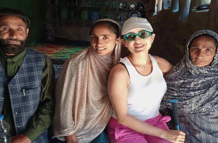 पहलगाम पहुंचीं सारा अली खान: स्थानीय गुज्जर-बकरवाल परिवार संग बिताया समय, फुटेज में देंखे अमरनाथ यात्रा की अटकलें तेज