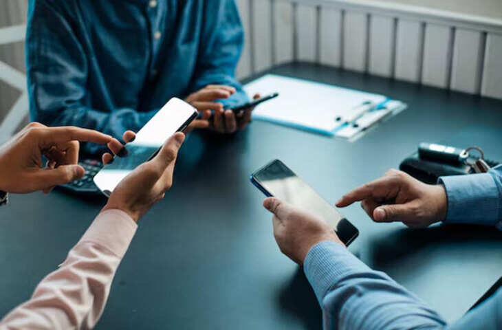 INTERNET Data पर टैक्स की तैयारी? अगर लागू हुआ नियम तो महंगा हो सकता है मोबाइल डेटा, जानें पूरा मामला