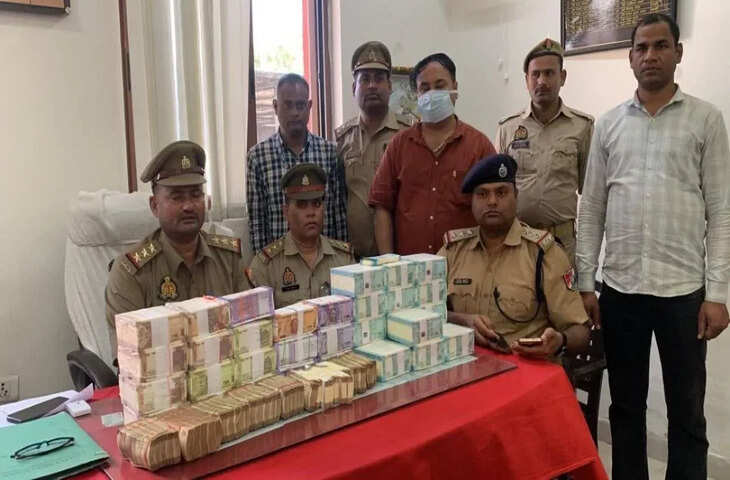 वाराणसी कैंट स्टेशन पर ₹16 लाख नकद बरामद, दो संदिग्ध हिरासत में; आयकर विभाग ने शुरू की जांच