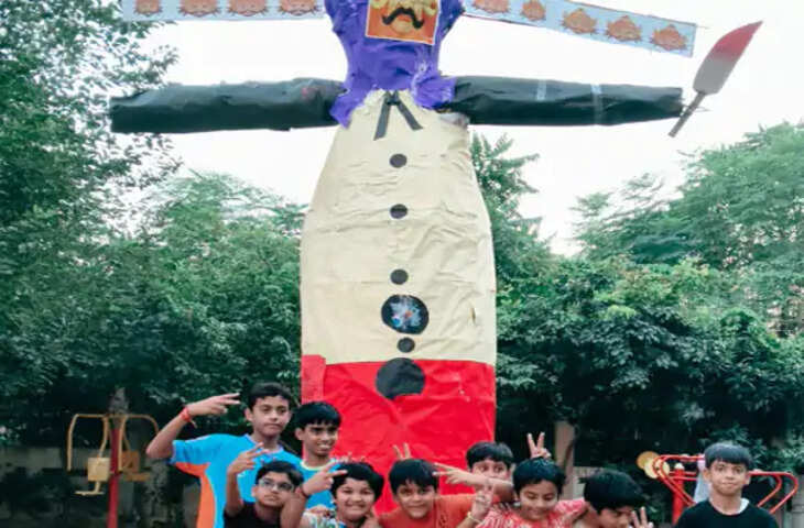 लखनऊ के सोपान एंक्लेव में धूमधाम से मनाया दशहरा, सोसाइटी के पार्क में हुआ रावण दहन; बच्चों और बुजुर्गों ने लिया हिस्सा