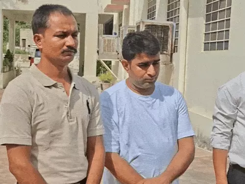 अयोध्या से 800 KM दूर रिश्वत लेने पहुंचे दरोगा और 3 सिपाही, 2.80 लाख लेकर लौटते समय ACB ने दबोचा