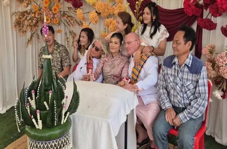 थाईलैंड में महिला ने दो पुरुषों से की शादी, सोशल मीडिया पर वायरल हुई लव ट्रायंगल स्टोरी