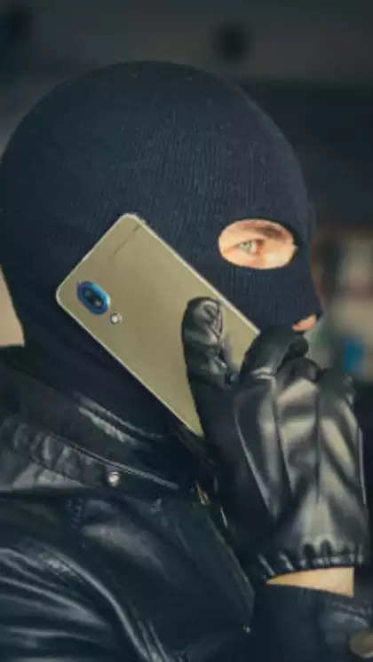 Google offers an interesting feature to protect the phone against theft