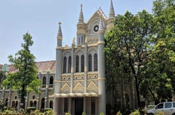  हाई कोर्ट के न्यायमूर्ति द्वारिकाधीश बंसल की एकलपीठ ने प्रदेश के 100 प्रतिशत सीधी भर्ती से पहली बार नियुक्त कर्मियों को पदोन्नति