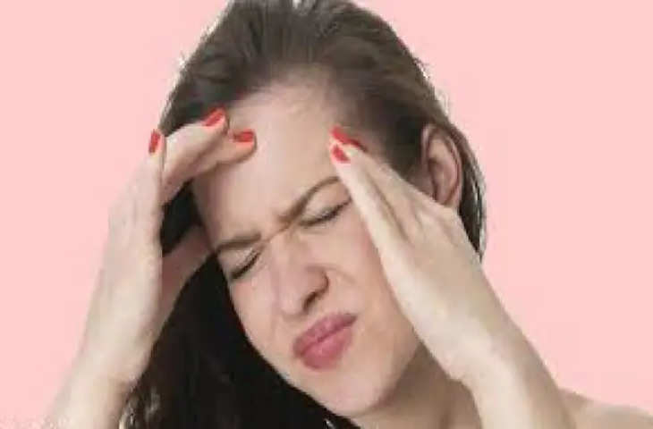 अगर अपने सर दर्द से हैं परेशान, तो जाने इसके कारण और उपाय