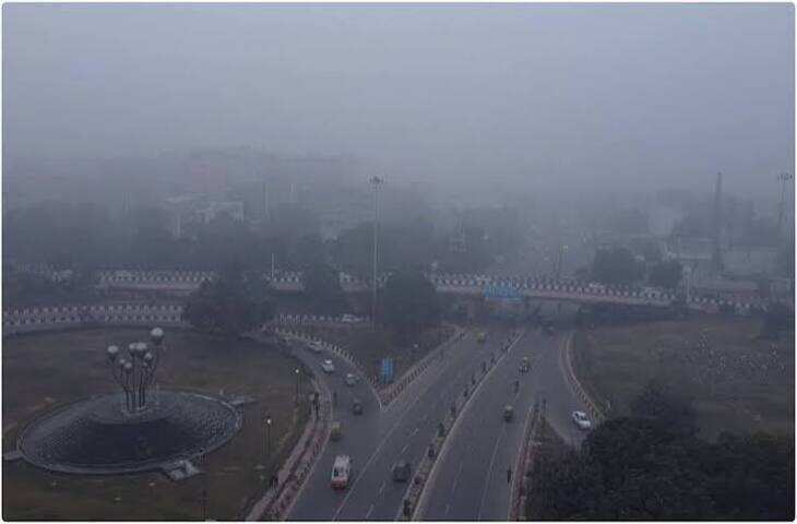 Delhi-NCR Weather: बारिश और तेज हवाओं से बदलेगा मौसम, अगले 3 दिन तापमान में गिरावट के आसार