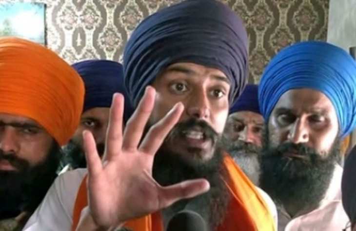 Punjab पुलिस ने कहा, कट्टरपंथी अमृतपाल सिंह की तलाश में छापेमारी जारी, 78 गिरफ्तार !