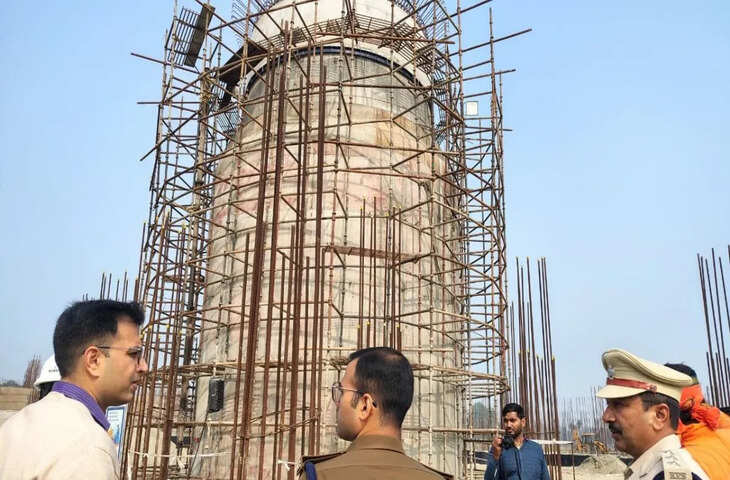 चकिया-केसरिया पथ पर विराट रामायण मंदिर में 17 जनवरी को स्थापित होगा 33 फीट ऊंचा विशाल शिवलिंग, सुरक्षा के कड़े इंतजाम