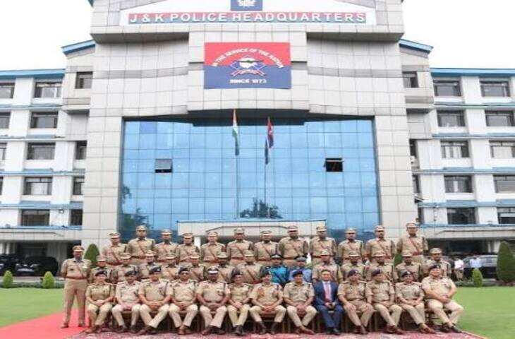 हैदराबाद पुलिस अकादमी में ट्रेनी IPS अफसर पर गंभीर आरोप: महिला अधिकारी ने छेड़छाड़, वीडियो में जाने मारपीट और ब्लैकमेलिंग का केस दर्ज कराया