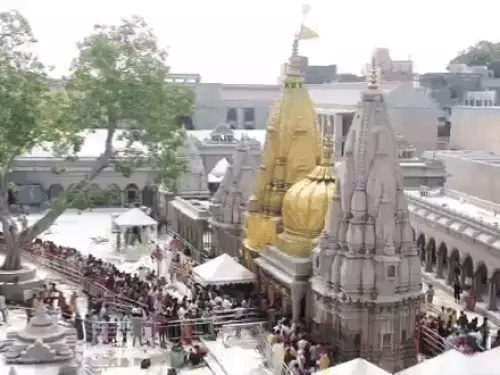 काशी विश्वनाथ मंदिर में स्थानीय श्रद्धालुओं के लिए विशेष प्रवेश व्यवस्था को मिल रहा बेहतर प्रतिसाद