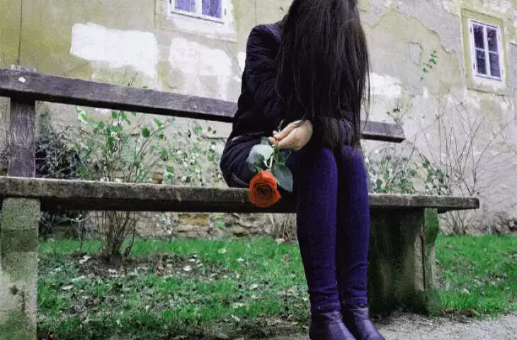 दुनिया का ऐसा गांव जहां हर किसी को करनी पड़ती है रोने की प्रैक्टिस, जानिए क्या है इसके पीछे की वजह