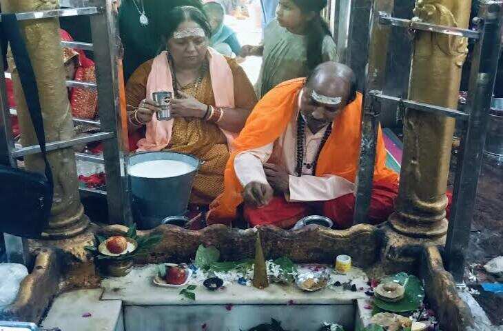 सावन मास का समापन, महादेव की आराधना में डूबे रहे श्रद्धालु