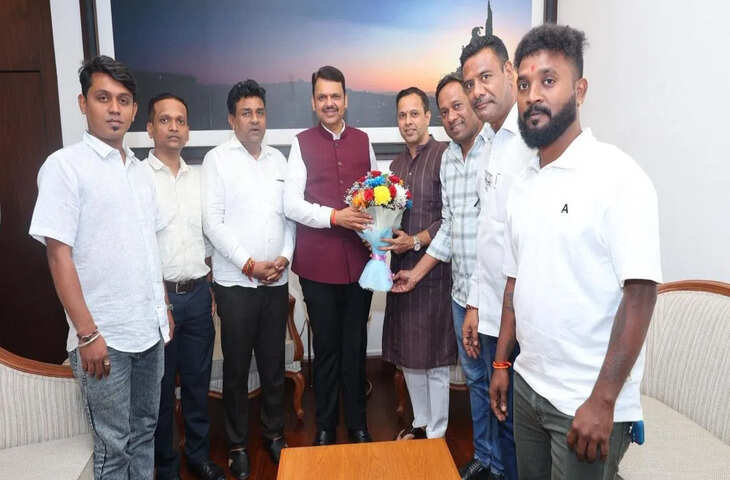 BMC चुनाव से ठीक पहले उद्धव गुट को बड़ा झटका, अशोक मिश्रा समेत कई कार्यकर्ता BJP में शामिल