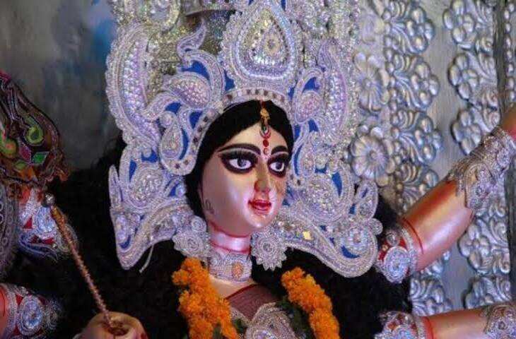 श्री दुर्गा नवरात्रि व्रत कथा: मां दुर्गा की कृपा पाने के लिए पढ़ें यह पावन कथा, वीडियो में जानें पूजा का महत्व 