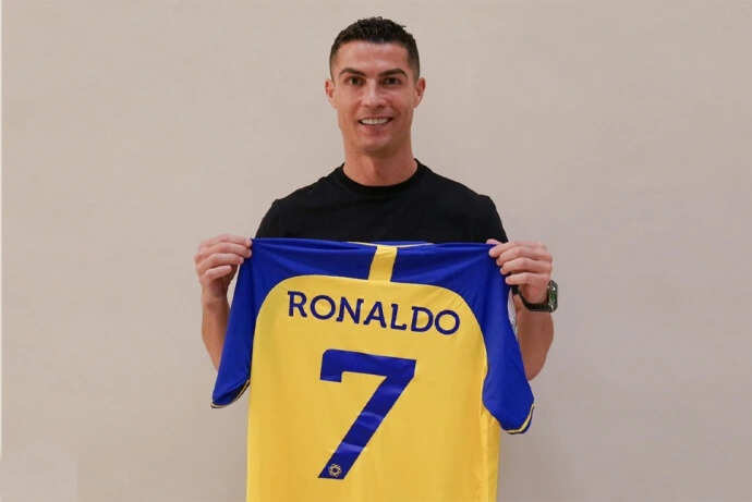 Cristiano Ronaldo Al Nassr: रोनाल्डो ने 5 हजार करोड़ रुपये में नये क्लब में मारी एंट्री, Al Nassr ने दी आधिकारिक जानकारी