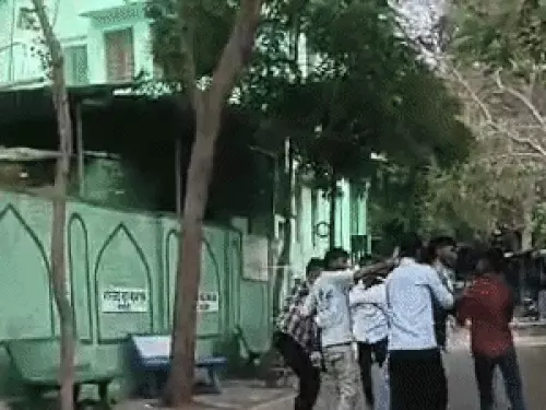 अजमेर में तलाक विवाद के बीच युवक से मारपीट, मस्जिद के पास हुई घटना का वीडियो वायरल