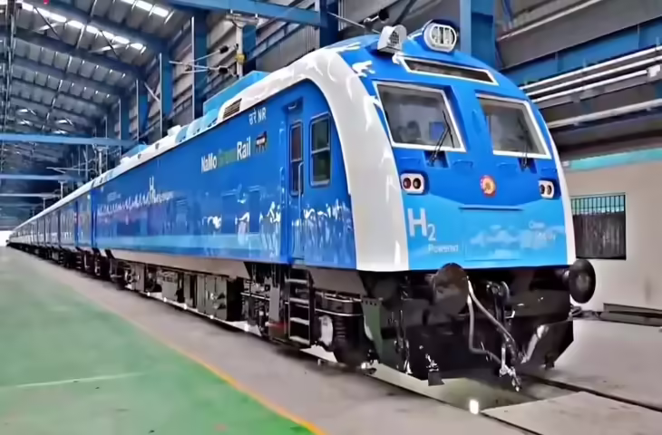 भारत की पहली हाइड्रोजन ट्रेन चलने को तैयार, जानिए इसकी स्पीड, रेंज, तकनीक और सुरक्षा से जुड़ी हर बड़ी बात