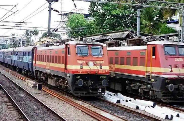 लोको पायलट सब्जी खरीदने निकला इंजन लेकर, वायरल वीडियो देख उड़ गए लोगों के होश 