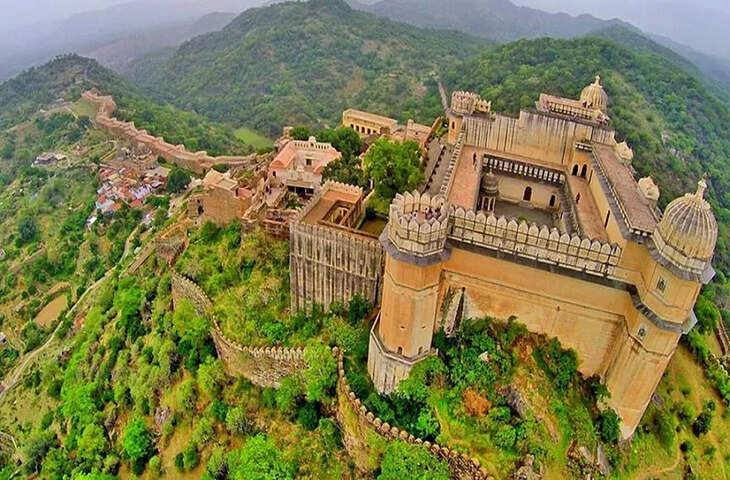 इतिहास, भक्ति और रहस्य का संगम है राजस्थान का 360 मंदिरों वाला किला, वीडियो में जानिए&nbsp;अनसुने राज और रोचक तथ्य