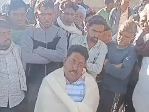 दौसा में विधायक ने ग्रामीणों संग बिजली विभाग की विजिलेंस टीम को घेरा, फुटेज में देखें बोले - 'वसूली के लिए आए तो पेड़ से बांध दो'