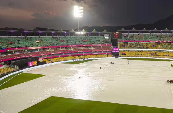 RR vs MI Match Live Score: गुवाहाटी से आई अच्छी खबर, मैदान से हटाए जा रहे कवर, जानें कब शुरू होगा मुकाबला